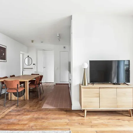 Mairie De Apartment Pantin