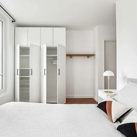 Mairie De Apartment Pantin